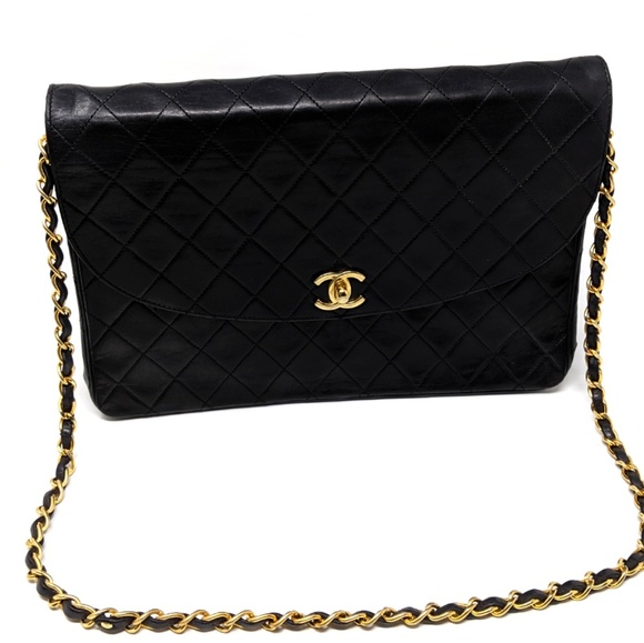CHANEL Handbags - CHANEL Vintage Jumbo Flap Bag Auth Rare